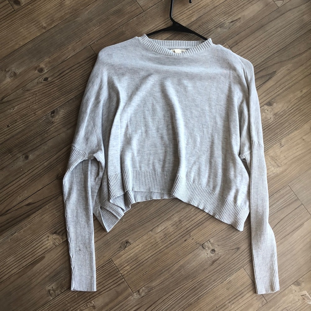 Lightweight sweater